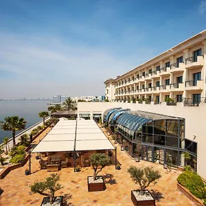 Отель Concorde Les Berges Du